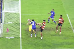 Pesta Gol, Persib Bandung Benamkan  Madura United 5-0 Tanpa Balas