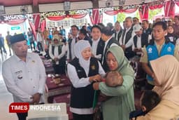 Bupati Sampang Dampingi Gubernur Jatim Salurkan Sapa Bansos 2026